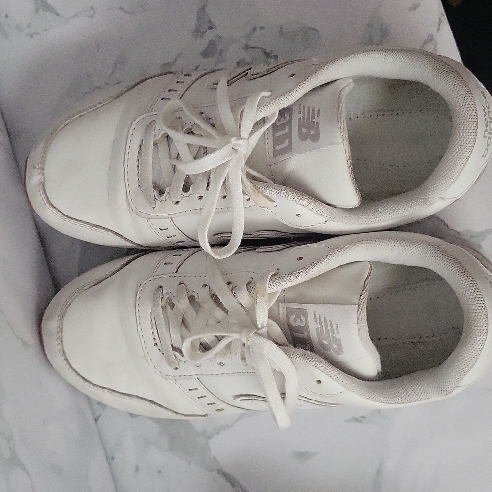 New Balance White Women's Sneakers - Picture 3 of 8